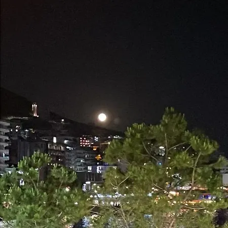 Blue Breeze Attic Apartment *