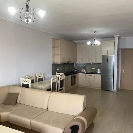 Blue Breeze Attic Apartment *