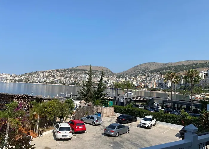 Blue Breeze Attic Appartement