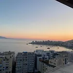 Lägenhet Blue Breeze Attic Sarandë