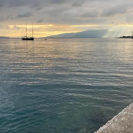 Blue Breeze Attic * Sarandë