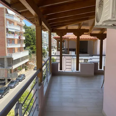 Blue Breeze Attic Apartamento *