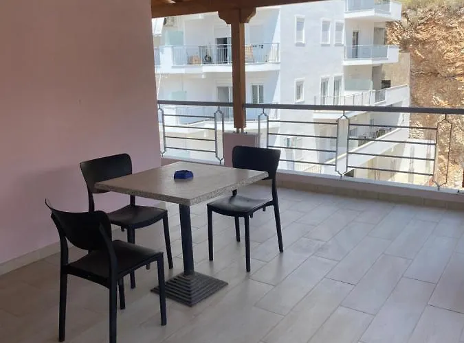 Blue Breeze Attic Apartament *
